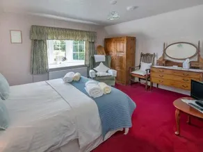 Grange Farm House Newport - Image 2