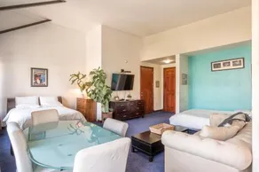 Ocean Luxury Lofts and Suites - Image 4