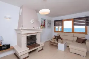 Exceptional Beachfront Holiday Villa on Korčula Island - Image 5