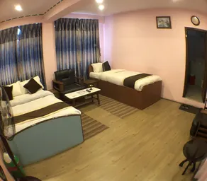OYO 242 Hotel Satyam - Image 4