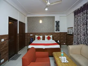 Sareen Villa Hotel - Image 2