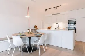 Stunning Sea View Apartment for 4 With Parking - Image 3