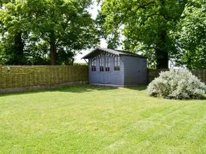 Pink Cottage - Image 4