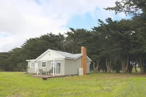 Cosy 3 Bedroom Cottage With Indoor Fireplace - Image 3