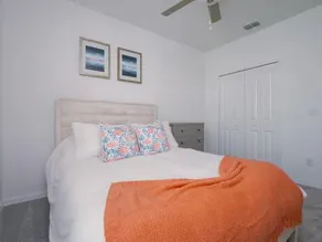 Modern Oasis! 3BR Townhouse in a Lagoon Community - Image 3