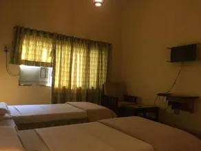 Hotel Woodlands - Image 3