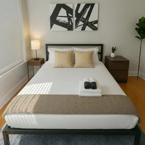 Live in Style Designer 2BR Apt in Festive Boystown - Image 3