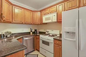 Chic 2BR Near Irving Park - Cullom D3 - Image 2