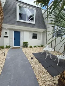 Luxurious & Spacious Townhouse in Prime Location - Image 3
