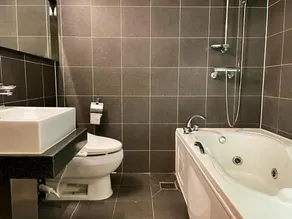 Lausanne Hotel - Image 4