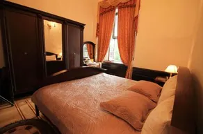 Palace Hotel - Image 5