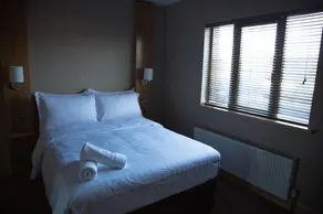 Lynch's Townhouse - Image 3