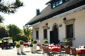 Kings Club House - Image 5
