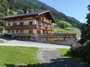 Sunlit Farmhouse near Hochzillertal Ski Area in Tyrol - Image 4