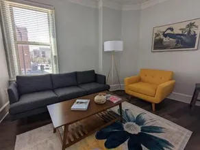 Unique 1 BR 1BA Stay in Downtown 204 - Image 2