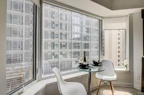 LUX Junior Suite at Yorkville - Image 2