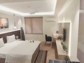 Hotel Del Luna - Image 2