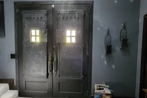 Room in Modern Castle - Image 3