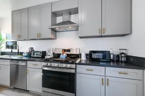 Modern Home Family Fun Hub Getaway Billiards By Zen Living Short Term Rental - Image 4