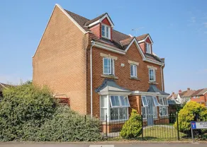 5 Bed Detached House Sleeps 14 & 11 Beds - Image 4