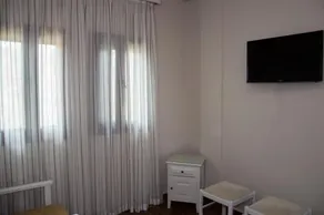 Paradise Studios & Apartments - Image 3