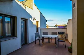 C Apartamento moderno con piscina compartida - Image 5