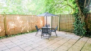 Excellent Three bedroom North London Apartment with Free Parking - Image 5