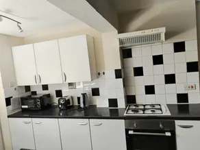 Comfortable 4 bed House in Hucknall Nottingham - Image 2