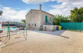 Two Bedroom Holiday Home In Svetvincenat - Image 4