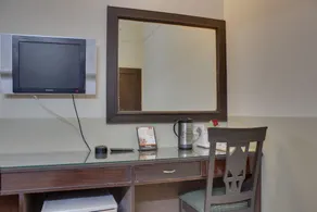 The Blooms Hotel - Image 3