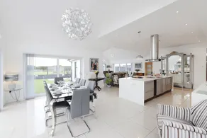 Luxurious & Spacious 3BR House with a Hot Tub - Image 4