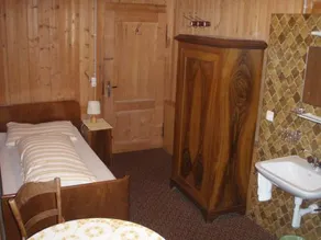 Hotel Posthaus Urigen - Image 4