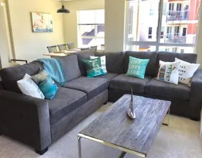 3 Bedroom Condo Steps To Lake & Stroll To Downtown - Image 4