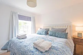 Vine Cottage by Bloom Stays - Image 3