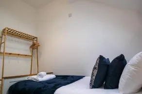 25min to Liverpool. Sleeps 6. Lovely Views - Image 4