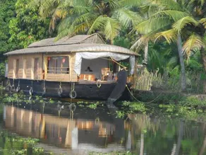 GK's Riverview Homestay - Image 2