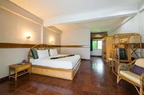 Pen Villa - Image 2
