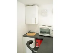 Bright and Airy Garden Studio inc. Free Parking - Image 5