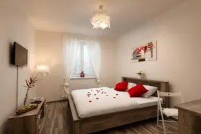 Henry Apartment - Image 2