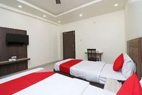 Hotel Debarshi by OYO Rooms - Image 5