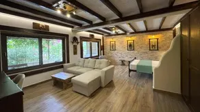 Stella's Traditional Inn - Image 2