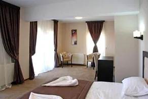Hotel King - Image 2