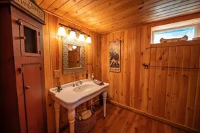 Luxe Log cabin with hot tub spa steam room - Image 2