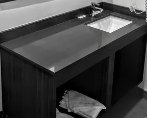 Glen Capri Inn & Suites - Image 5
