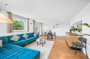 Riverside Balcony Apartment, 10 minutes from Oxford Circus - Image 4