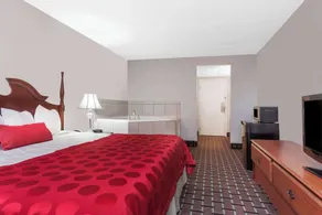 Ramada by Wyndham Henderson/Evansville - Image 4