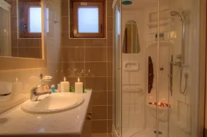 Gasparakis Villas & Bungalows - Image 2
