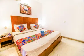 Mulberry Retreat - Image 2