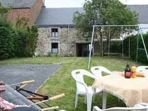 Charming Country Cottage in Winenne with Garden - Image 4