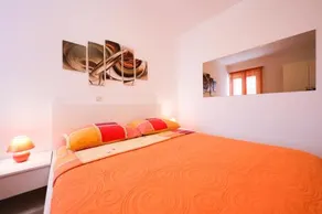 Villa Pino with Pool, Sauna & Jacuzzi - Image 3